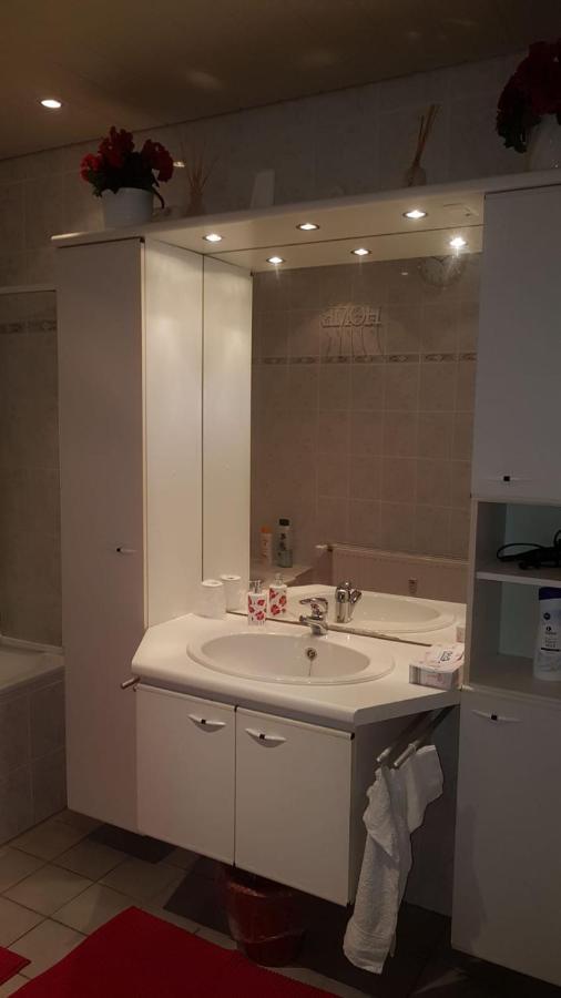 Komfortable Ferienwohnung in Flörsheim-Weilbach Floersheim am Main Exterior foto